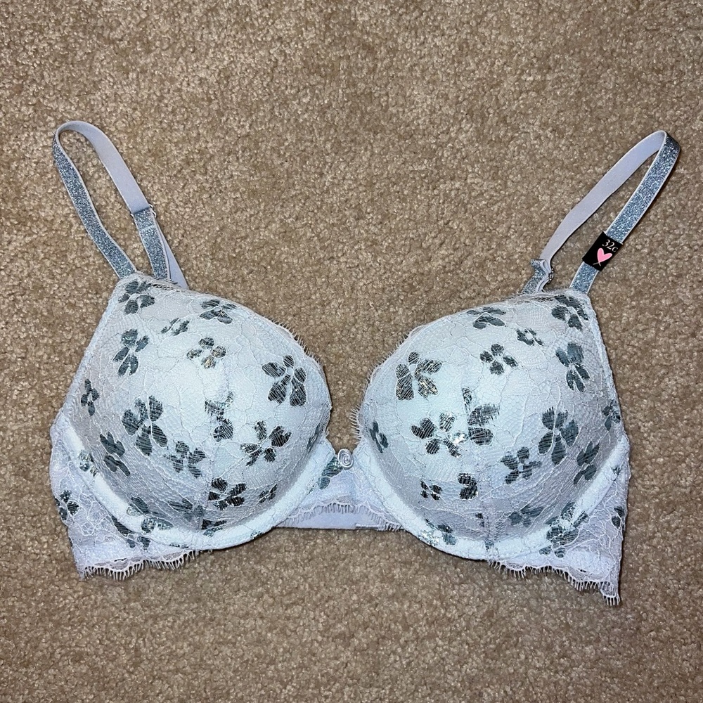 Victoria's Secret Soft Blue Lace Dream Angels Push Up Bra